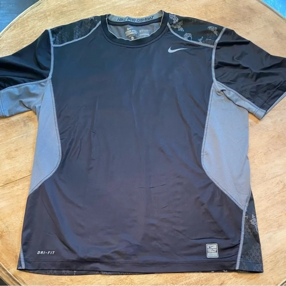 Nike Pro Combat Dri Fit Fitted Boy’s XL Black/Gray Camo‎ Print Athletic Shirt